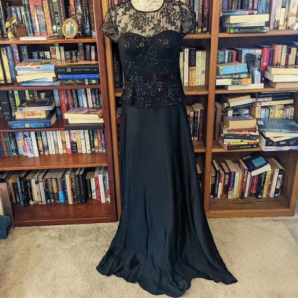 𝅺JJ collections black lace beaded illusion top satin skirt evening gown sz 8 nwt